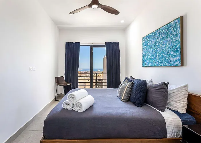 Amazing 2br With Rooftop Pool - Bbq